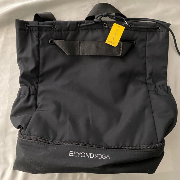 Beyond Yoga | Bags | Nwt Beyond Yoga Convertible Backpack Gym Bag ...